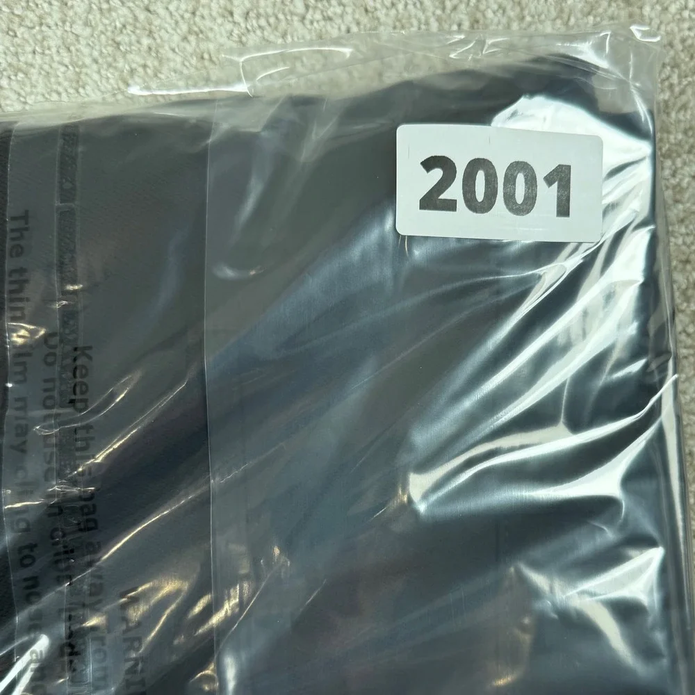 NEW Banana Republic Men 34x30 True Black Performance Tech Chino Pants